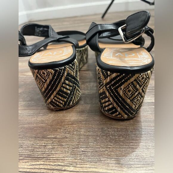 DV by Dolce Vita Black Strappy Boho Platform Open Toed Sandals Size 7 1/2 - Picture 5 of 9